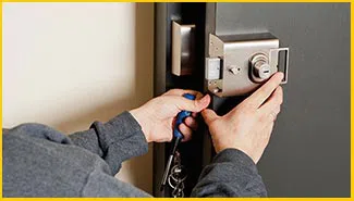 seattlemasterlocksmith.com Seattle, WA 206-317-8077 - 10-50-commercial-lock
